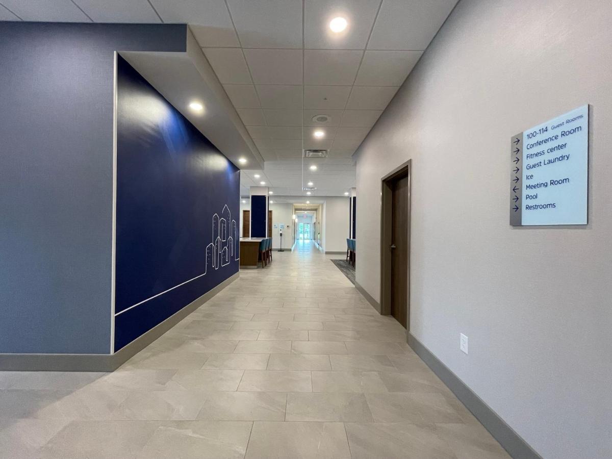 Holiday Inn Express & Suites - Ft. Smith - Airport By Ihg Fort Smith Exterior foto